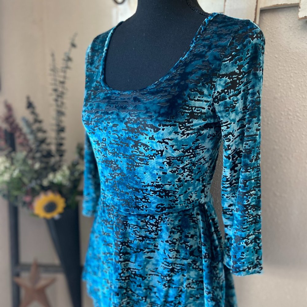 4/$20 Decree Black and Blue Velvet Feel Peplum Top 3/4 Sleeve M